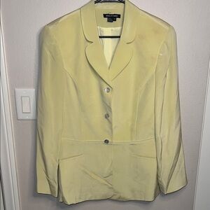 Chic Light Yellow Blazer